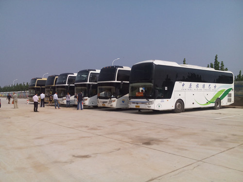 郑州豪华大巴车出租车队，郑州大巴车出租-宇通59座旅游大巴车